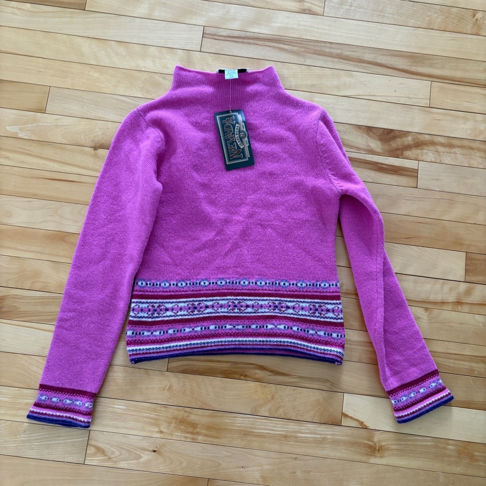 Women's Pink lambswool Sweater with Patterned Hem and Cuffs